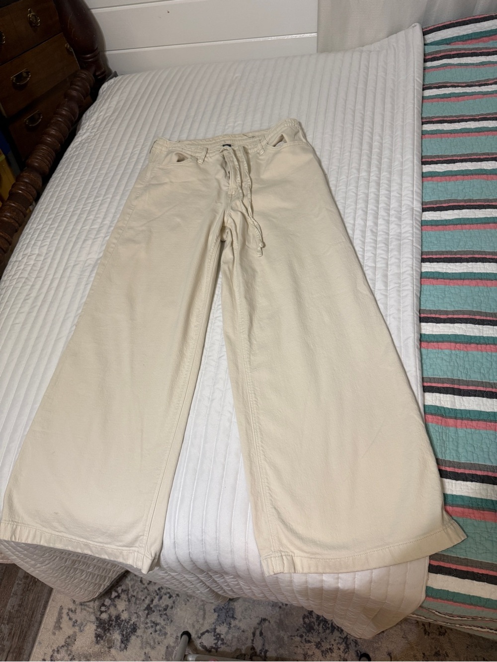 American Eagle Outfitters Cream Wide-Leg Drawstring Jeans